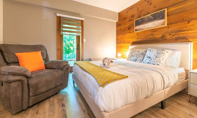 Lambertville Casa | Luxurious 2-Suite Barn in Lambertville