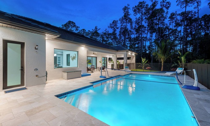 Rural Estates Casa | Luxurious 2024 5-BR House-- Heated Pool and Outdoor Kitchen, just minutes from beaches and downtown
