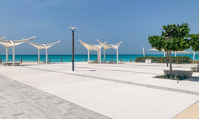 Saadiyat Cultural District Apartamento | Luxurious 2BR Beachfront Apt in Al Saadiyat!
