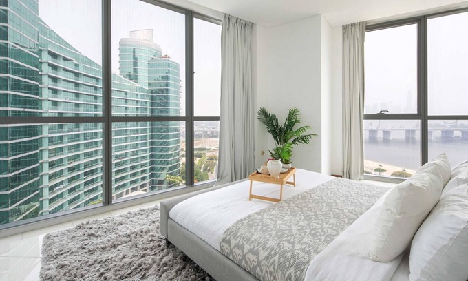 Dubai Festival City Apartamento | Luxurious 2BR w/ Amazing Dubai Creek Views!