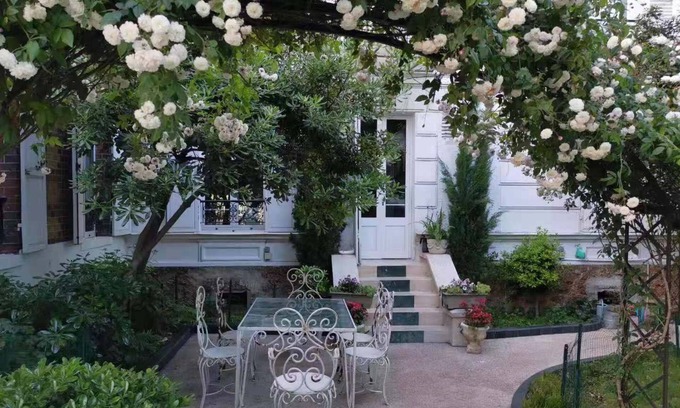 Sevres Apartamento | Luxurious 3+1 pcs apartment with garden 3 km from Paris