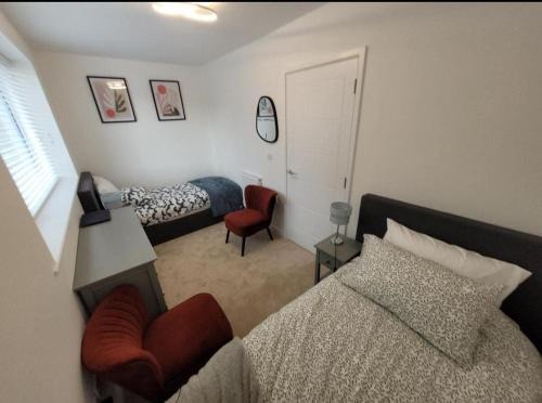 Hatfield Casa | Luxurious 3 Bed & 2 Bath Hatfield House with balcony