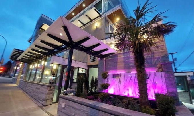 Sunset Casa | Luxurious 3 Bedroom Townhouse