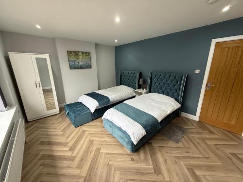 Wolverhampton Apartamento | Luxurious 3 bedrooms flat near New Cross,Wolverhampton No Parties or events
