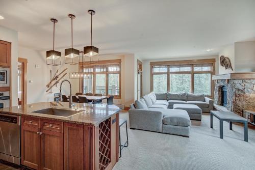River Run Apartamento | Luxurious 3 BR in River Run Village with Ski-In Out condo
