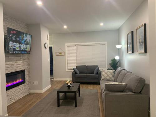Regina Apartamento | Luxurious 3 BR Villa with free parking - King Bed