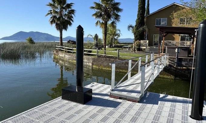North Lakeport Casa | 25% de descuento por semana 10% de descuento 3 noches hasta mayo de 2020 Lujosa casa en punta!