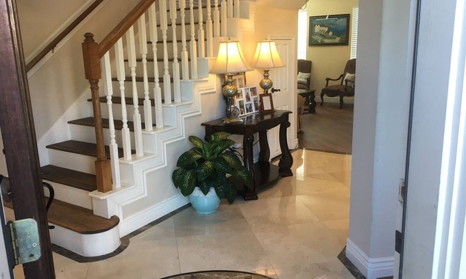 Pearland Casa | Luxurious 3BR Gated Oasis Near Texas Medical Center, NRG Stadium & Downtown