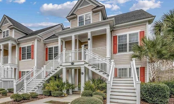 Murrells Inlet Condominio | Luxurious 4 bedroom/4 bathroom condo steps away from TPC