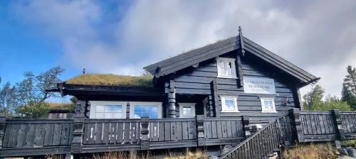 Atra Casa | Luxurious 4 bedroom Mountain Cabin with Gaustatoppen View