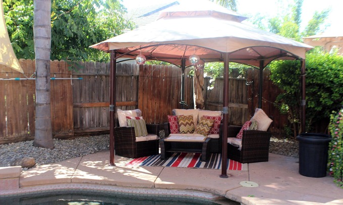 Elk Grove Casa | Luxurious 5-bedroom house in Elk Grove with Salt Water Pool and Spa