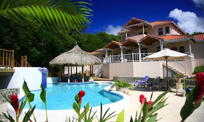 Cap Estate Villa | Villa de 5 estrellas con vista al mar y con todo el personal, a pie de playa, grupos grandes, bodas,