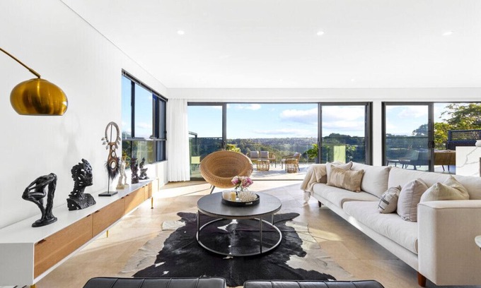 Forestville Casa | Luxurious 5Bed Sydney Escape w/Pool & Scenic Views- Perfect for Getaway/Retreat