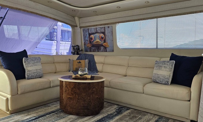 Atlantic City Alquiler De Eote | Luxurious 63' boat 4-bedrooms, full kitchen, at the Golden Nugget in AC, NJ.