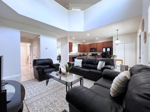 Veranda Palms Casa | Luxurious 6Bd Pool Haven Refreshing and Chic-4464N home