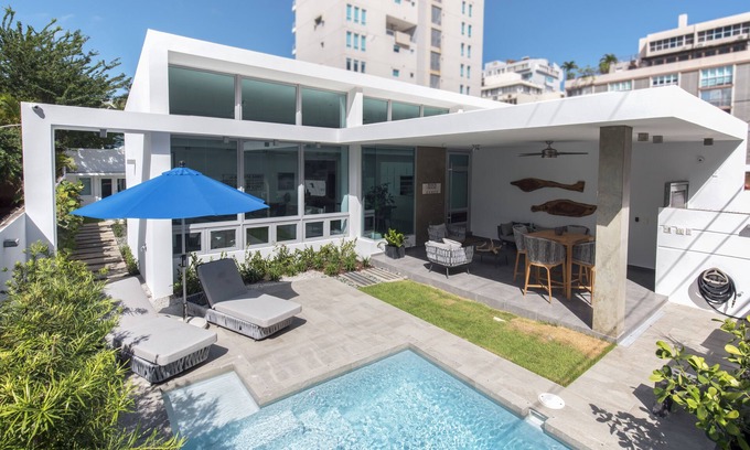 Isla Verde Casa | Lujosa y hermosa casa de playa en Isla Verde con piscina (VER VIDEO)