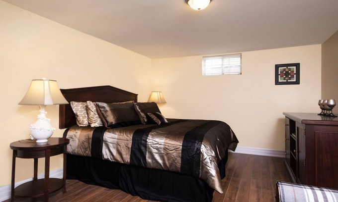 L'Amoreaux Casa | Luxurious And Warm 3 Bedroom Apartment With All The Comforts Of Home