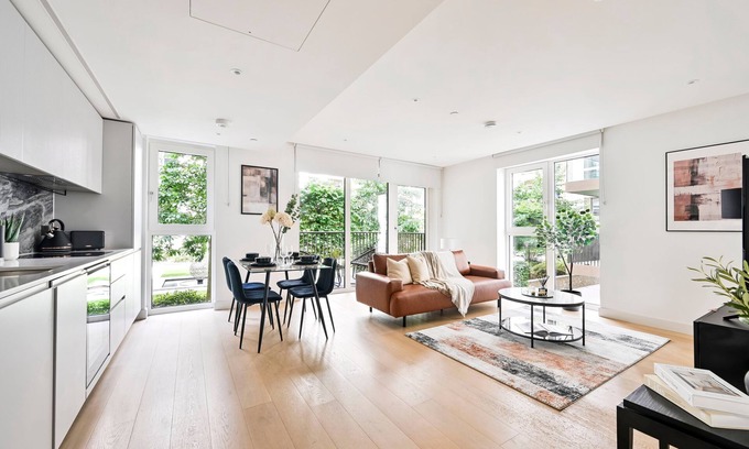 White City Apartamento | Luxurious Apartment In White City Living.