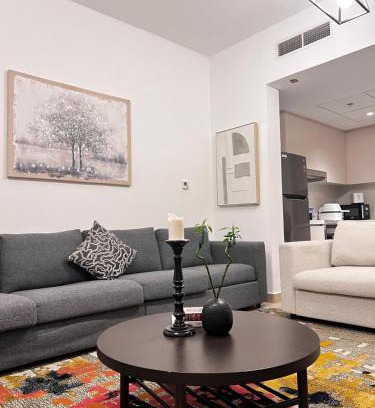 Madinat Zayed Apartamento | luxurious apartment 1BR Stay steps to Ferrari & Warner Bros Yas Mall