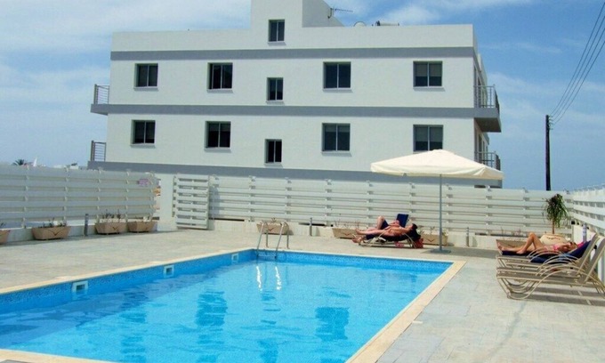 Pervolia Apartamento | Apartamento de lujo con piscina y vistas al mar Mediterráneo
