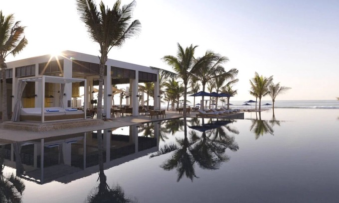 Salalah Hotel | Luxurious Beach Getaway! King Stay w/Outdoor Pool, Spa, Gym ,& Free Parking!