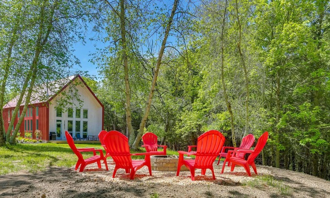 Cochecton Casa | Luxurious Bethel Wellness Retreat w/ Yoga Studio!