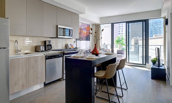 St. Lawrence Condominio | Luxurious Brand New 2 BDRM 2 Bath Condo Downtown Toronto