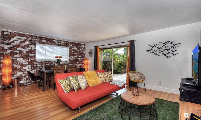 Dana Point Apartamento | Luxurious coastal condo with amazing backyard