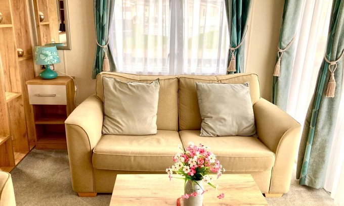 Bude Cabina | Luxurious comfort at 102, Duckpool Lodge in Bude