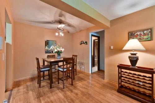 O'Hare Apartamento | Luxurious Condo in Top Rated Neighborhood