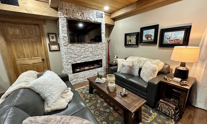 Angel Fire Condominio | Luxurious Condo - New Construction in Angel Fire