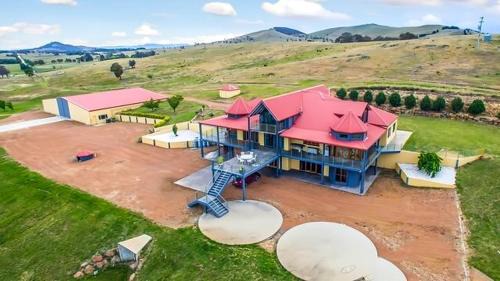 Springrange Casa | Luxurious Country Estate 6 BR 6 Bathroom