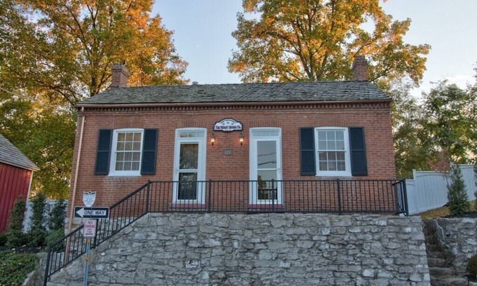 St. Charles Casa | Luxurious couples retreat just steps from Historic Main Street in St. Charles!