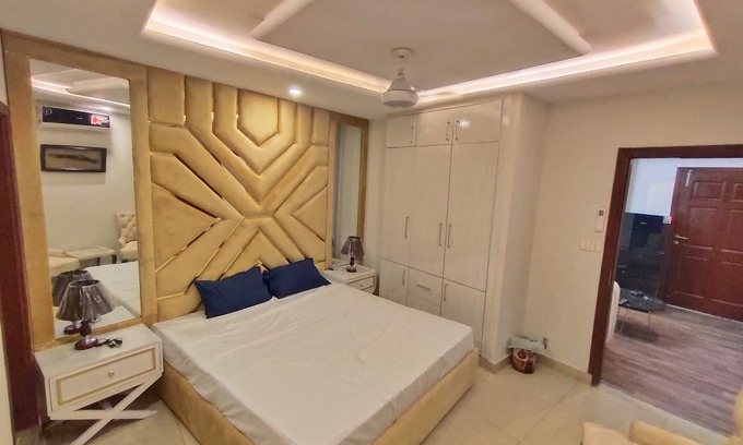 Islamabad Apartamento | Luxurious & Cozy 1BHK Apartment,WiFi+Smart TV