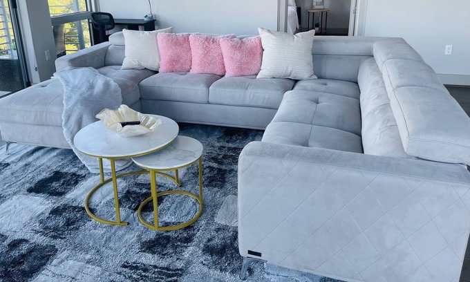 Uptown Apartamento | Luxurious & cozy 2bedroom/2bath apt (Victory park)