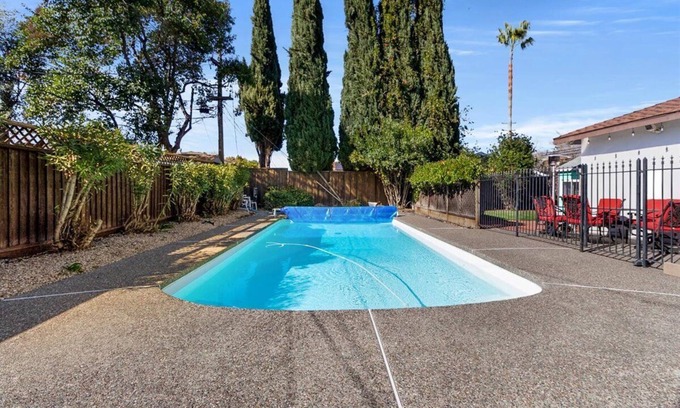 Valley View - Reed Casa | Luxurious & cozy Large 4 BR 2BA Home with Swimming POOL- San Jose Cambrian area