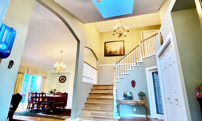 Crescent Beach Cama Y Desayuno | Luxurious, Cozy Villa in Great Vancouver close to White Rock/ US border