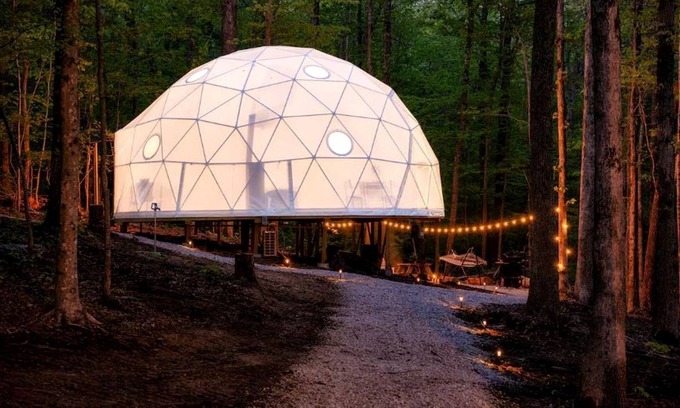 Robbins Cabina | Luxurious Dome Surrounded by Nature for a Unique Romantic Escape near Brimstone and Big South Fork in Tennessee