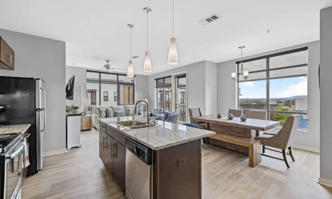 Rolling Mill Hill Condominio | Luxurious Downton High Floor 2 br 2 bth Condo-#54