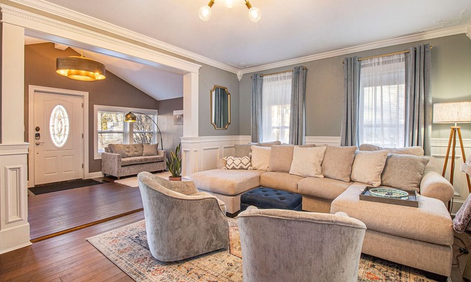 Milford Casa | Luxurious downtown home w/ hot tub