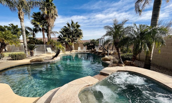 Calle Lejos Estates Casa | Luxurious Estate, Relaxing, Million-Dollar, Desert Resort Oasis