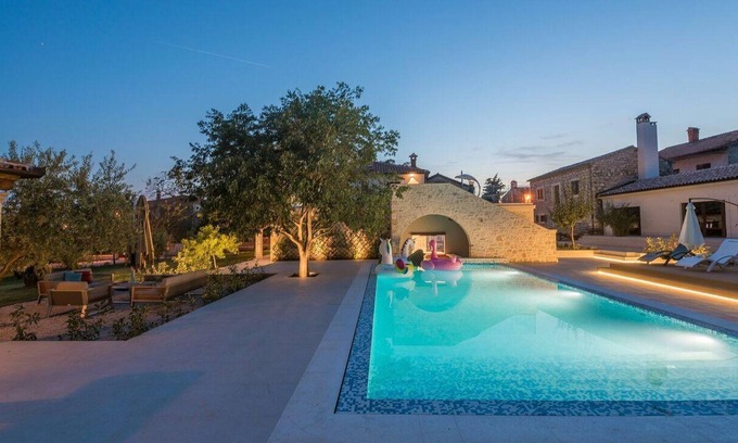Fiorini Villa | Lujosa finca Villa LV área Umag piscina Jacuzzi sauna gimnasio barbacoa Wifi