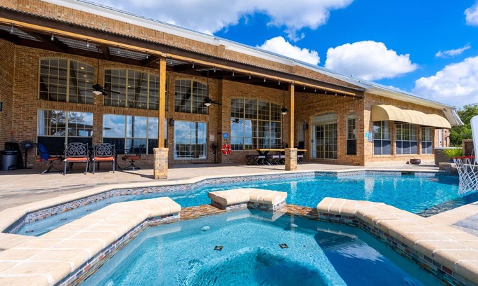 Helotes Casa | Luxurious Estate with Private Heatable Pool, Basketball Court, and City Views