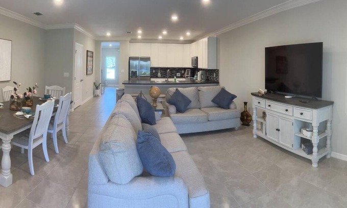 Kissimmee Casa | Luxurious Farm Style House