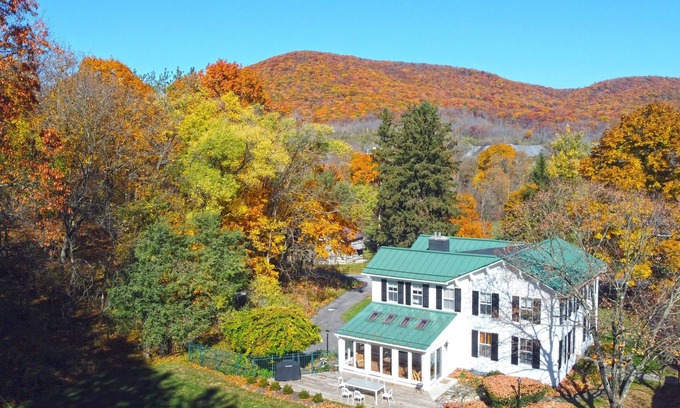 State College Otro | Luxurious Farmhouse - 8 mins to Beaver Stadium