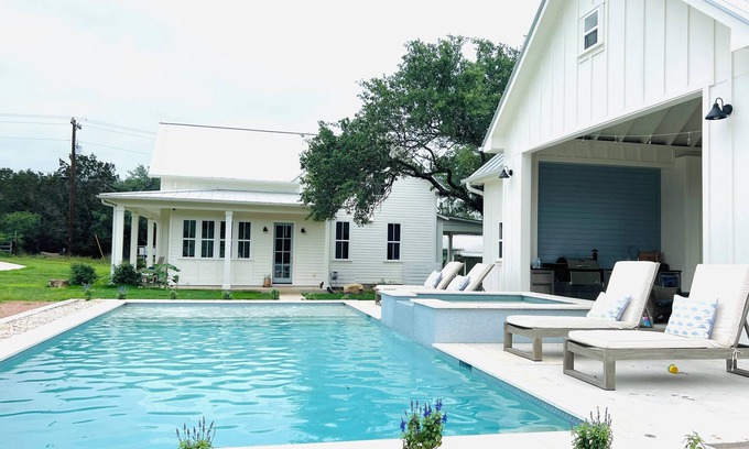 Pedernales Canyon Ranch Casa | Luxurious Farmhouse + Pool/Hot Tub Near Lake Travis