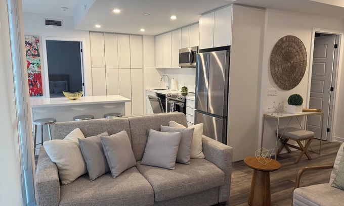 Innisfil Condominio | Luxurious Friday Harbour Condo