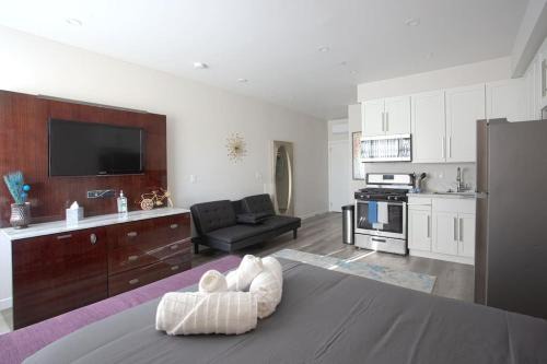 Bankers Hill Apartamento | Luxurious Furnished Studio w Full Kitchen in SD