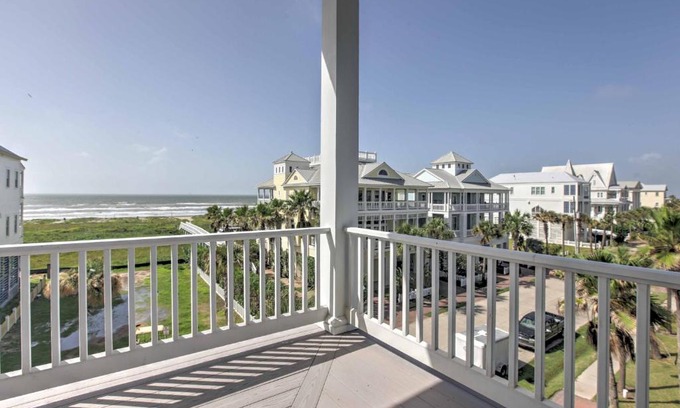 Beachtown Casa | Luxurious Galveston Home with Balconies and Beach View