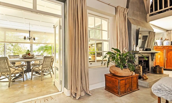 Stellenbosch Casa | Luxurious Golf Estate Living